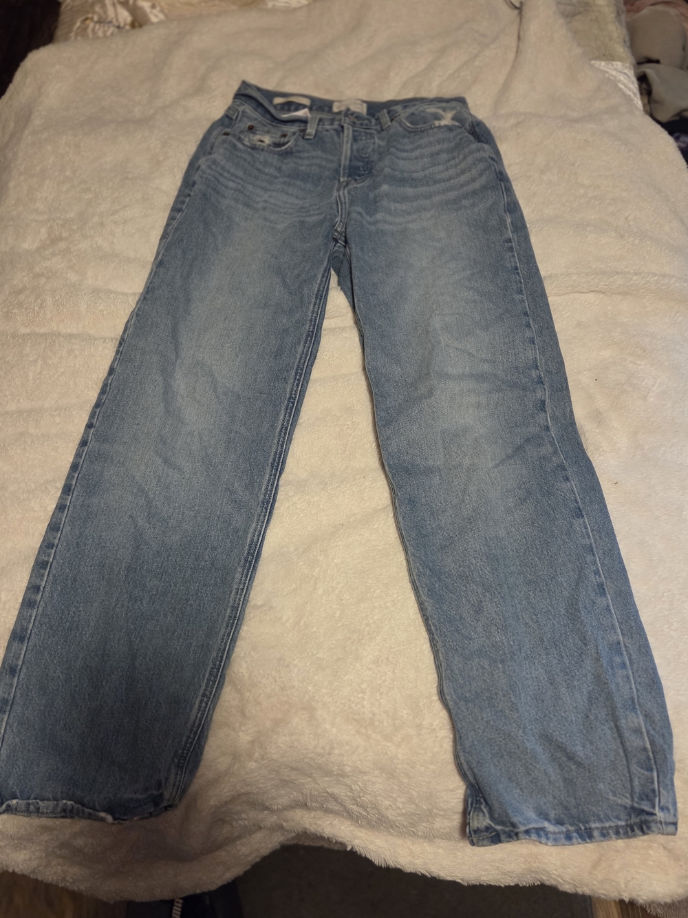 Universal Thread Men's Relaxed Light Blue Jeans